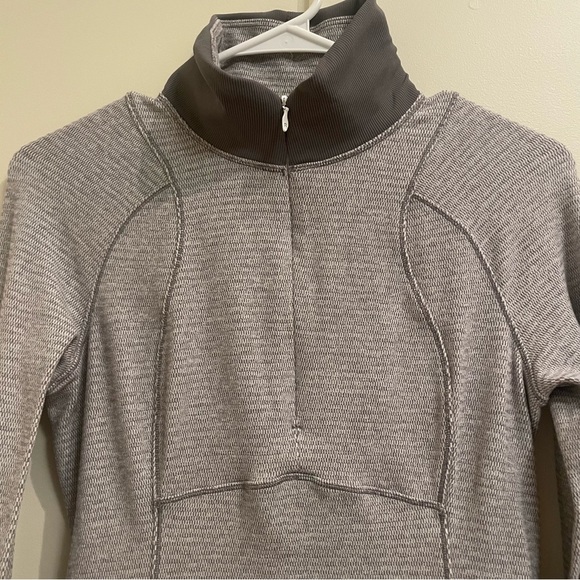$128 Lululemon Pullover Quarter Zip Gray Long Sleeve - Picture 2 of 6